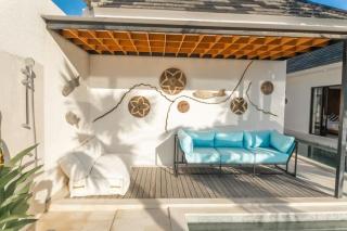 Villa Hakem Elegant and modern 4 bedrooms villa pool view - Canggu - 1