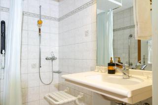 Hotel Swiss Views - 3