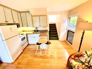 Charming 1 Bedroom Beach Condo Prime Location Great Value - Pahala - 8