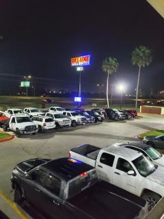Deluxe Inn and Suites - Raymondville - 2