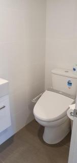 Lakefront Apartments,18 LAKE ESPLANADE ROAD - 3