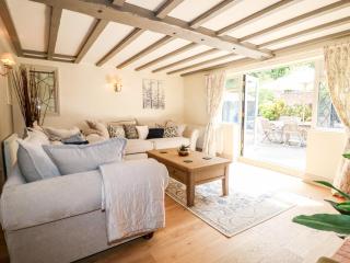 The White Cottage - Burton upon Trent - 6