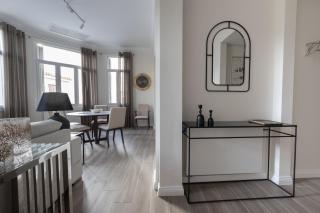 Plaka's Privileged Accommodation - 4