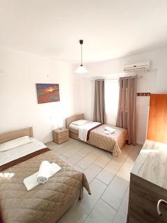Villa Pouliezos Apartments - Alikanas - 8