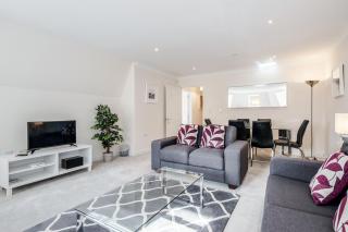 Roomspace Serviced Apartments - Royal Swan Quarter - Leatherhead - 0