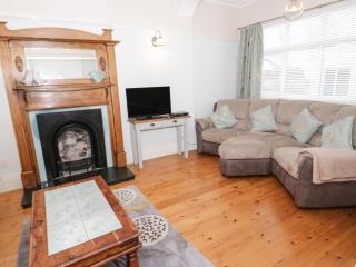 3 St Davids Place - Llandudno - 1