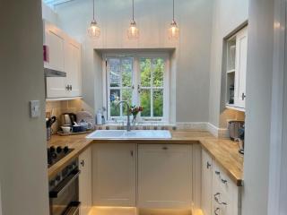Gorgeous Country Cottage on outskirts of Bath with Wood Fired Hot Tub - Midford - 4