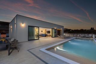 Villa Coralis With Heated Pool - Vrsi - 9