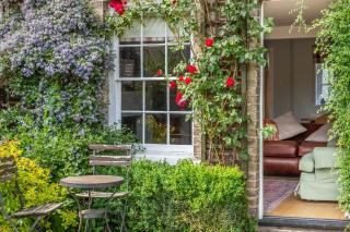 Adorable cottage with a log burner in heavenly village - Constable Lodge - 1