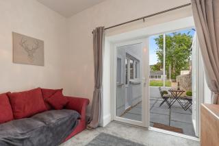 Falcon House - Pembroke Dock - 4