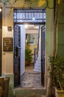 Psiri gem from In Vivo Apartments- Spacious 1st floor Apartment with Balcony in Athens' historic center - Athènes - 1