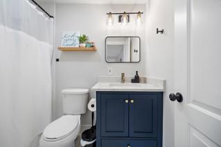 Blue Bungalow In Houston Heights! Walkable to Popular Bars - 3