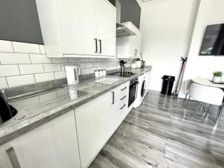 Reads Luxury Jacuzzi Apartments - Blackpool - 1