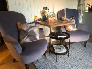 Coldharbour Luxury Shepherds Hut with Hot Tub - 3