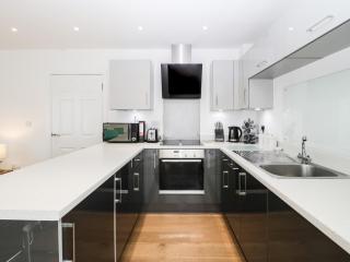 9 Mitchell Gardens - 3