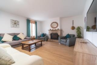 newly renovated Large villa with garden - 3