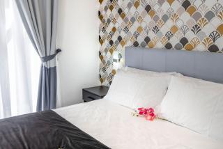 Red Queen Naples - 6