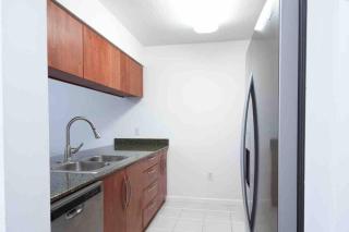Gorgeous 2BR in the Heart of Brickell, Free Parking - Miami - 4
