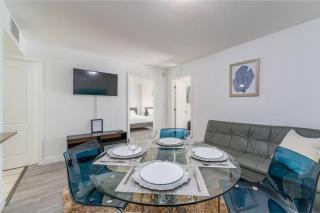 Gorgeous 2BR in the Heart of Brickell, Free Parking - Miami - 0
