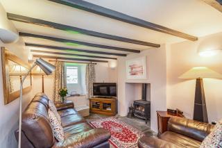 Old Dame School - Bainbridge - 0