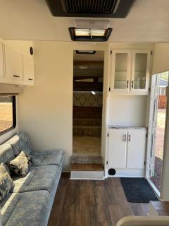 RV2 Stunning RV Private Netflix FreeParking - Moreno Valley - 8