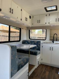 RV2 Stunning RV Private Netflix FreeParking - Moreno Valley - 7