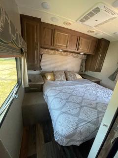 RV2 Stunning RV Private Netflix FreeParking - Moreno Valley - 2