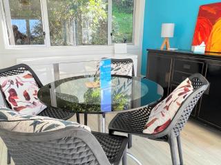 Tiri Cottage - Sea Views in Oneroa by Waiheke Unlimited - Oneroa - 1