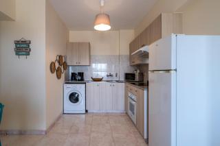 Sunny 2-BR Apartment in Mackenzie - Larnaca - 3