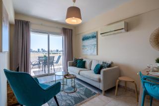 Sunny 2-BR Apartment in Mackenzie - Larnaca - 9