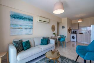 Sunny 2-BR Apartment in Mackenzie - 8