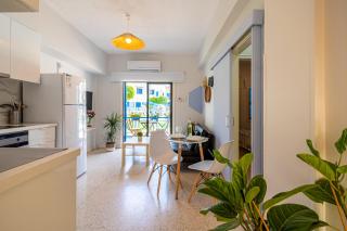 Sea Breeze 1-BR Apt in Pyla - 4