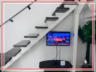 Big Windows with Full City View 2BR Loft Unit FREE WIFI & NETFLIX at Fort Victoria BGC - Manila - 1
