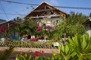 Serenity Luxurious Beachfront Villa & Spa with private Infinity Pool, 8 Guests - Gili Air - 9
