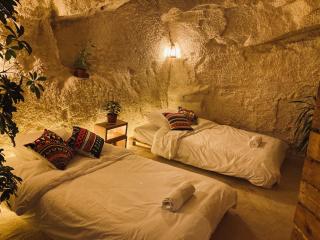 7 Caves Hotel - 5