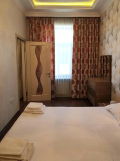 Central Baku Luxury Apartment on Nizami Street - Baku - 4