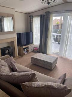 Starling Six Berth caravan pet friendly - 5