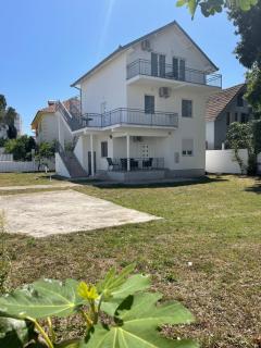 Days Inn Long Beach - Ulcinj - 8