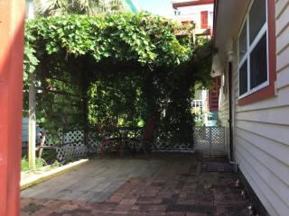Studio apartment at Historical House - Galveston - 5