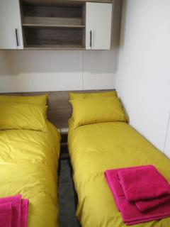 Chichester Lakeside Self-Catering Holiday Home - 7