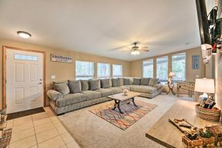 Rustic Escape with Deck, Hot Tub and Mountain Views - 6