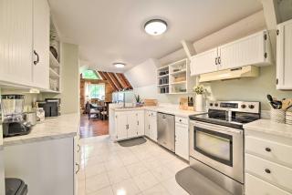 A-Frame Cabin with Hot Tub, Walk to Kentucky Lake! - Benton - 4
