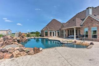 Chic Ranch Villa Less Than 5 Mi to Lake Ray Roberts! - 0
