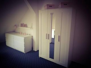 6 bedroom Private APARTMENT & Lounge - 2