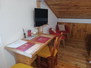 STUDIO L'ISERAN, et GARAGE pour motos et vélos, gare à 800m - 5