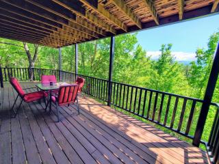 Mountain Ridge 2 King Bedrooms, Hot Tub, Mountain Views, FREE Tickets - Pigeon Forge - 5