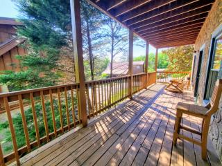 Soaring Eagle Family Cabin w Resort Pool Daily Free Tickets - 4