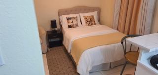 Hastings Towers 4D - Studio Apt Opp Beach - Bridgetown - 3