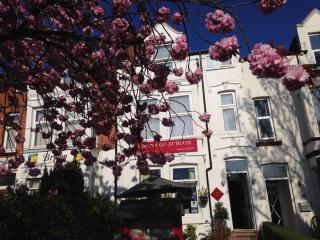 Robyn's Guest House - Scarborough - 0
