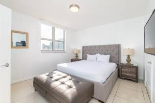 4BR Penthouse with Oceanview at Brickell, Free Parking - 8
